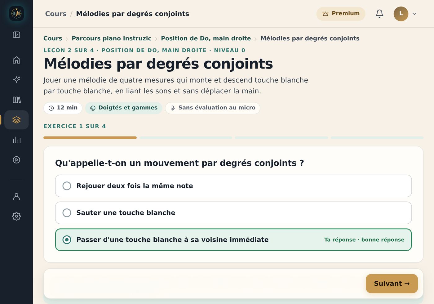 Application web Instruzic pendant la leçon « Mélodies par degrés conjoints » : la question « Qu’appelle-t-on un mouvement par degrés conjoints ? », la réponse choisie marquée « bonne réponse » et son explication